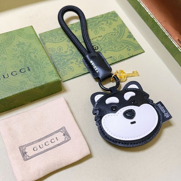 Gucci Cute Black White Dog Keychain - Picture 1 of 5